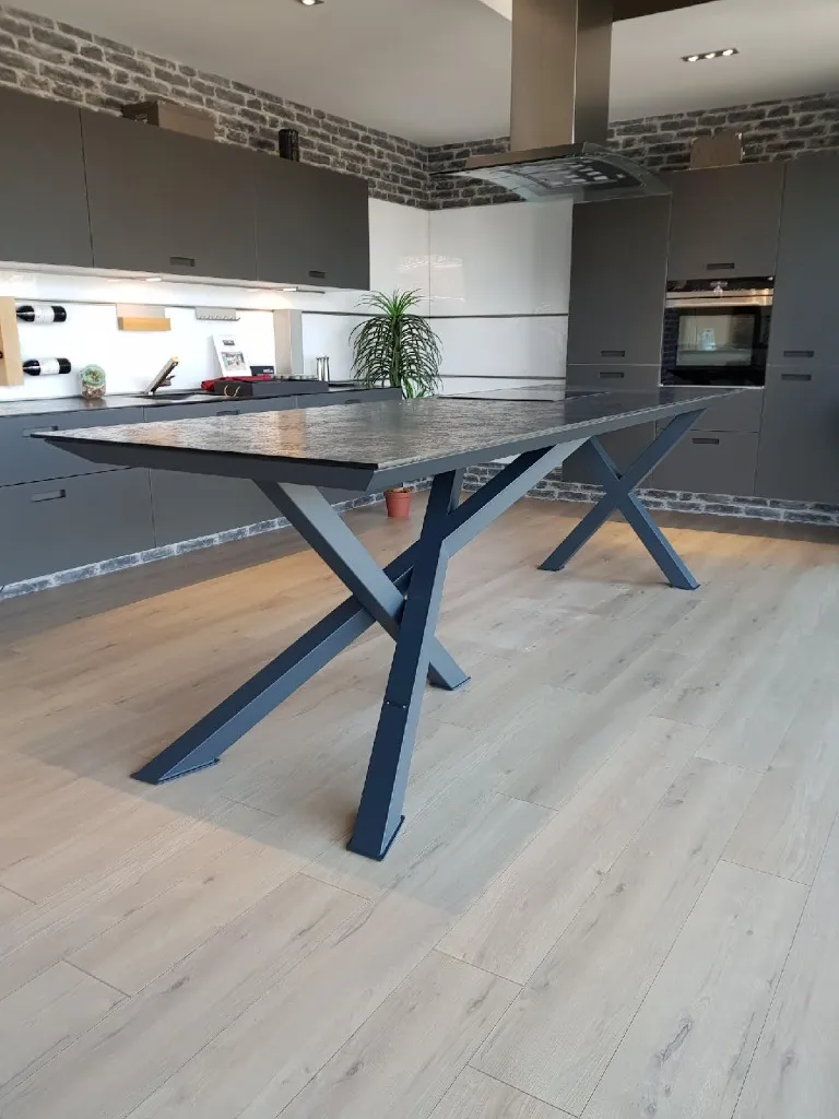 Table de Repas Double X en Acier et Marbre