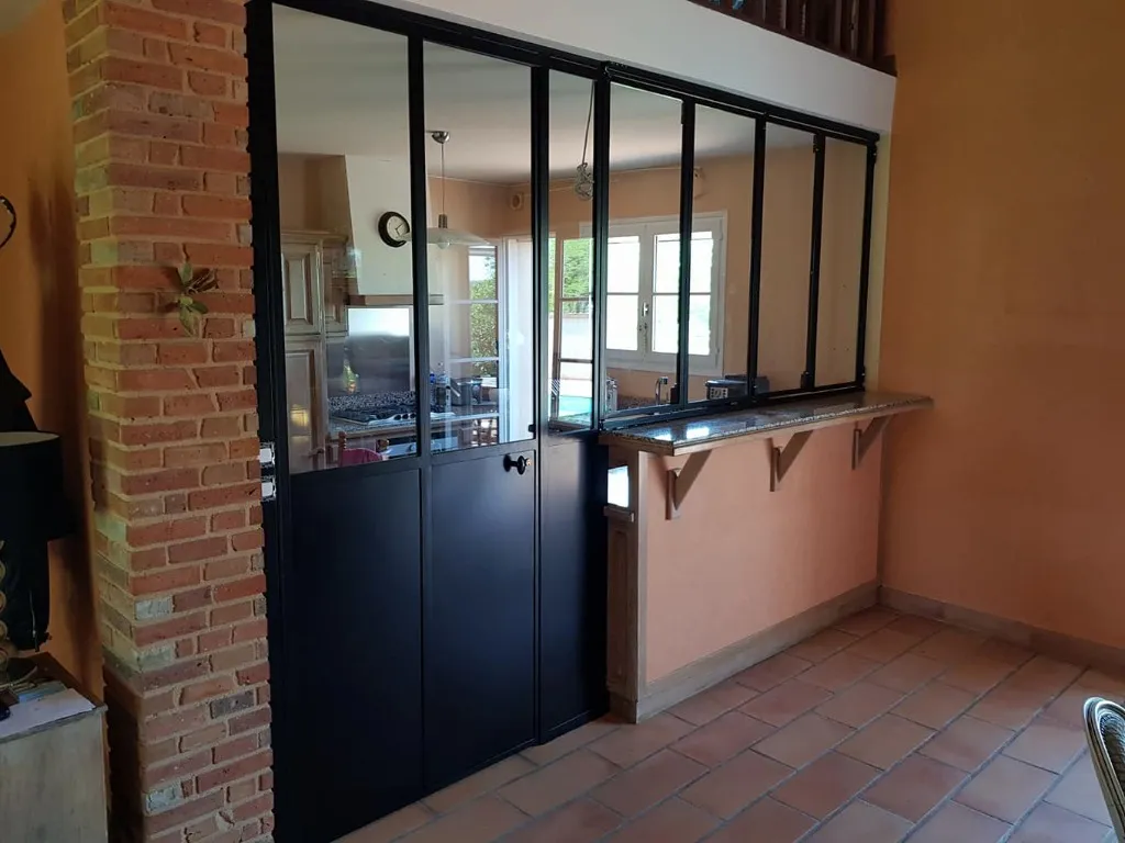 Verrière de Cuisine avec Porte Battante